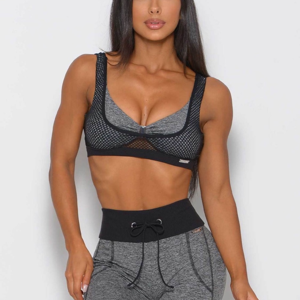 Almost brand new medium vibe sports bra